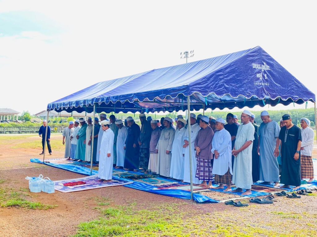ร่วมเป็นเกียรติพิธีละหมาดฮายัด (ลงเสาเอก สำนักงานองค์การบริหารส่วนตำบลมูโนะ)